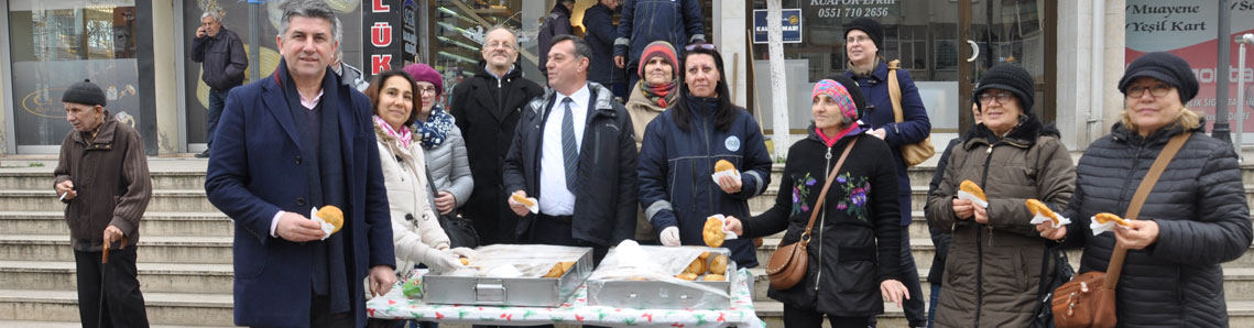 Muratlı Belediyesi lokma dağıttı