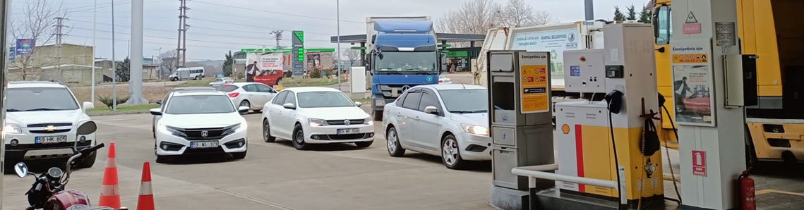 Akaryakıt zammı kuyruğa yol açtı