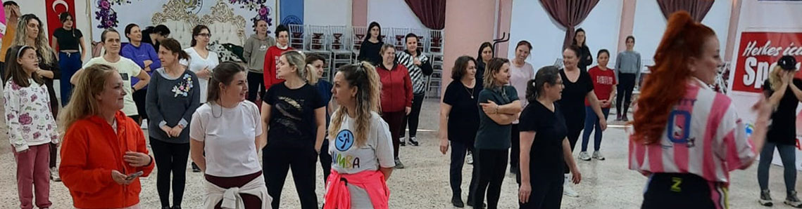 Kadınlar, ZUMBA dansı yaptı